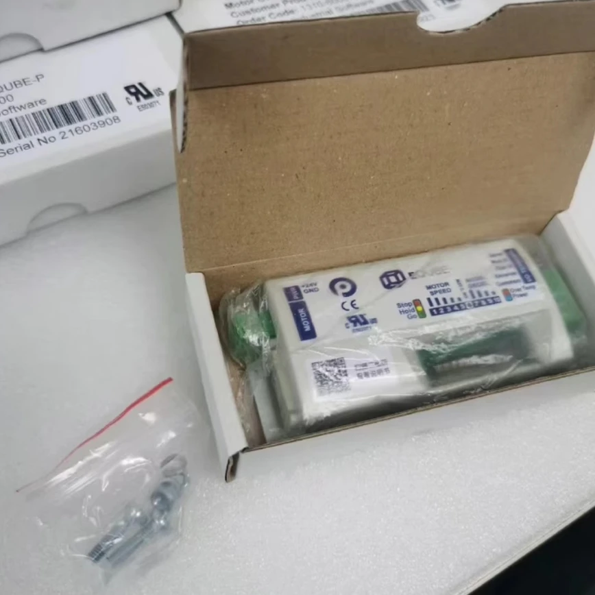 Cartão de controle de motor de software industrial original EZQUBE-P EQUBE-N EQUBE-P