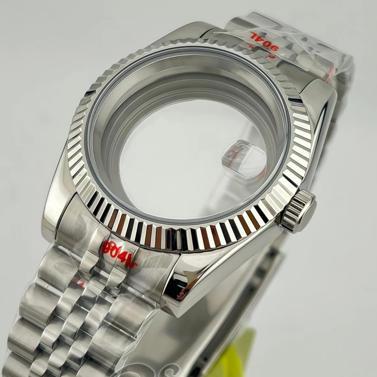 

Корпус из нержавеющей стали 36 мм / 39 мм, сапфировое стекло с или без циклопом, подходит для автоматических механизмов NH35A / NH36 / ETA2824 / PT5000.