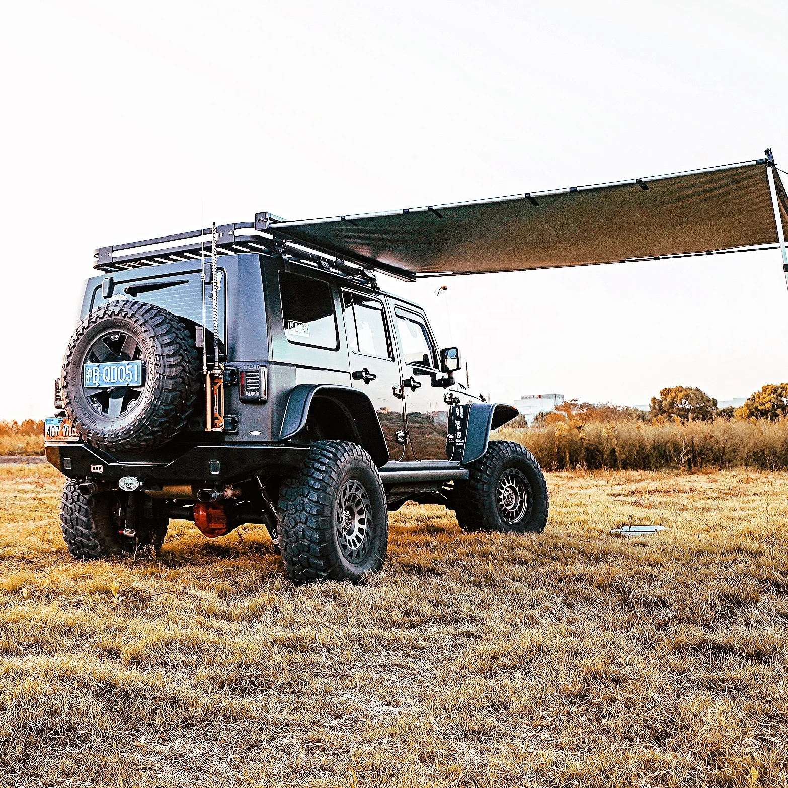 2M 2.5M  Semi-Automatic Roof Rack Awning 2x2.5m SUV Car Side Awning
