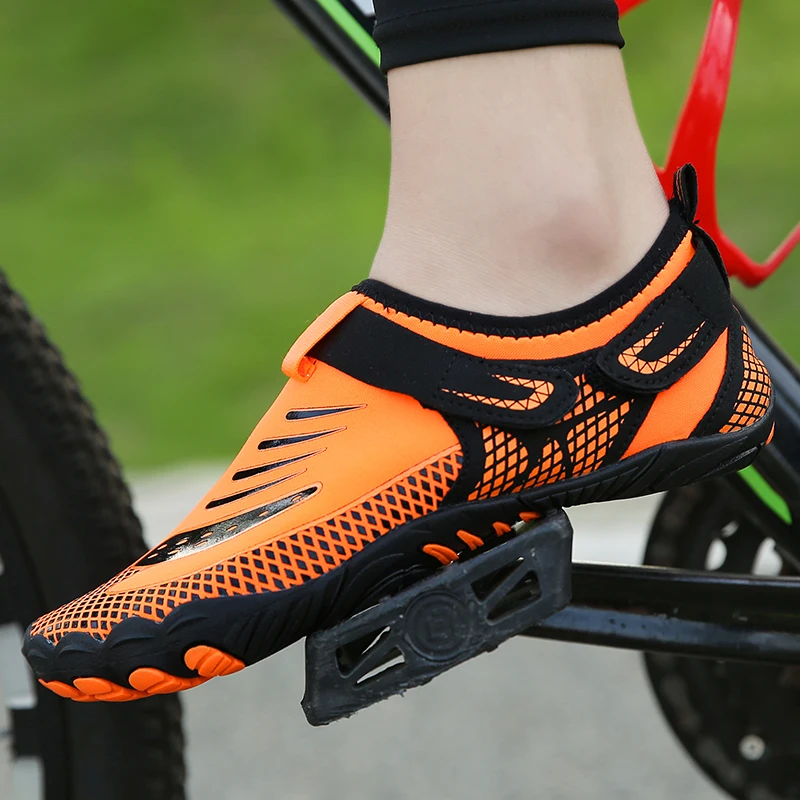 Summer Quick-drying Beach Water Shoes Men Women Barefoot Aqua Shoes Lightweight Non-slip Upstream Wading Shoes Unisex Sneakers