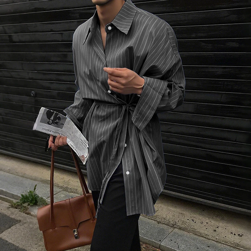 

INCERUN Мужская полосатая рубашка с лацканами и длинными рукавами на пуговицах Мужская одежда с поясом Уличная одежда Свободные топы Модные повседневные длинные стильные рубашки
