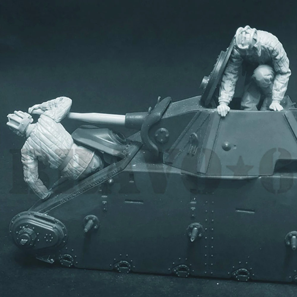 Zestawy figurek żywicznych w skali 1/35 GK, dwie osoby, motyw militarny, niezmontowane i niepomalowane, 132RCL
