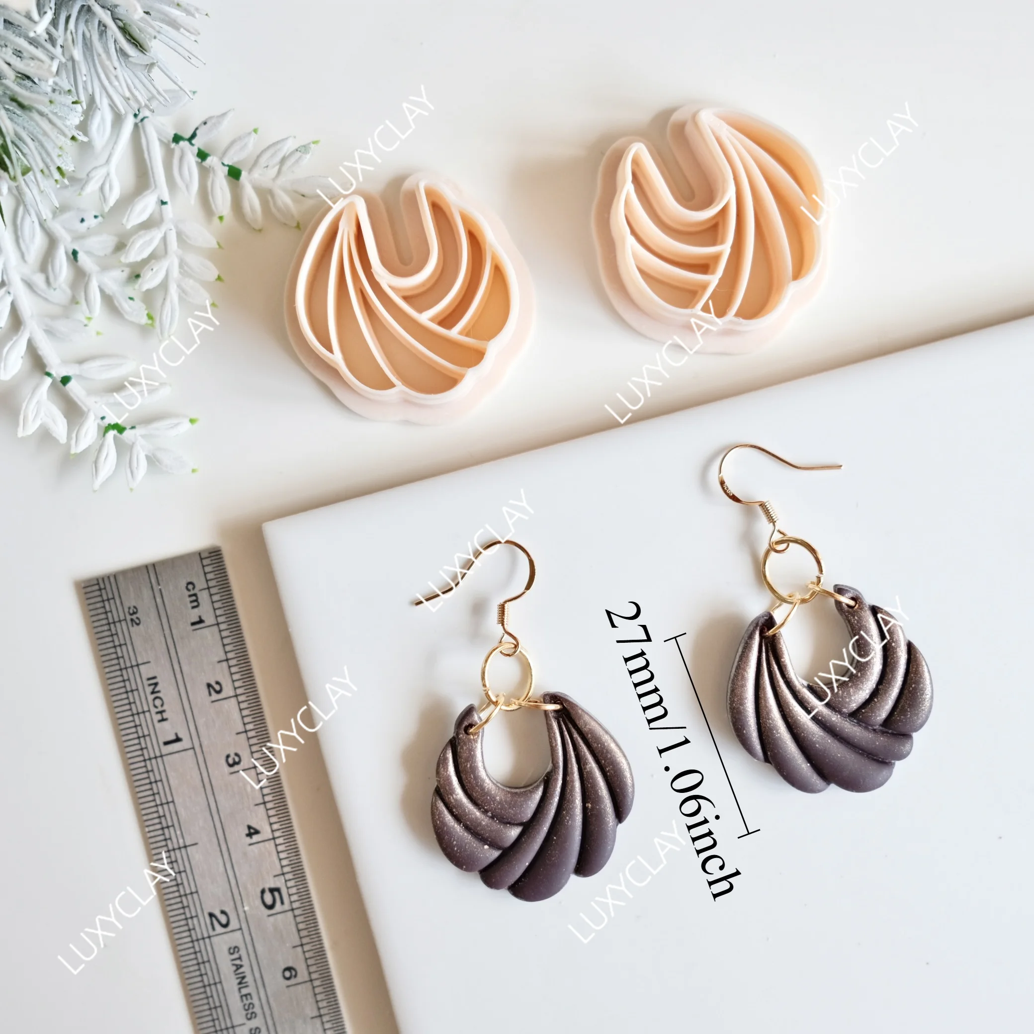 2Pcs Criss Cross Embossed Polymer Clay Earring Cutters, Elegant Hollow Art Deco Clay Cutters for DIY Jewelry Pendant Making
