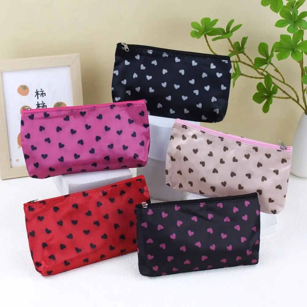 Heart Pattern Makeup Bag Large-Capacity Fashion Design Zippered Toiletry Storage Bag Space Saving Professional