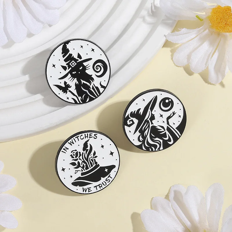 Magical Theme Brooch Pins Simple Black And White Style Magic Cat Flowers In Witches We Trust Badge Corsage Lapel Pin Cos Jewelry