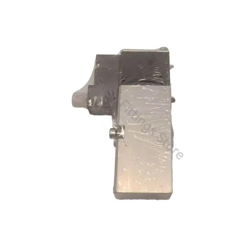 NEW 1PCS V45A517D-C313A V45A511A-C313A V415517D-C313A Solenoid valve