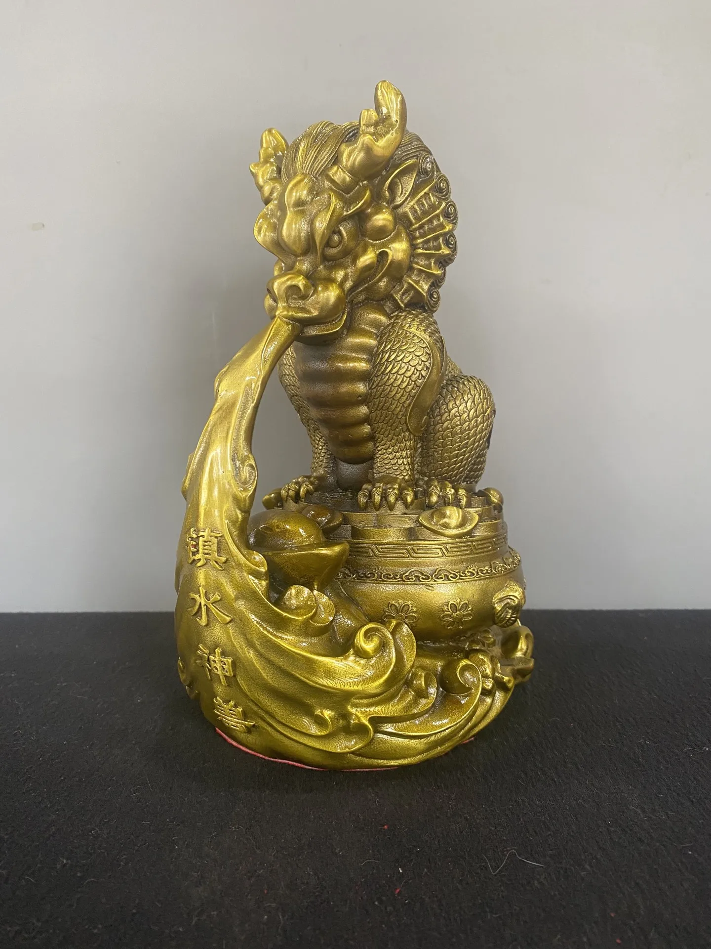 Old Brass Zhenshui Divine Beast favorable weather for the crops Yuanbao coin treasure pot Study screen get rich Ornaments