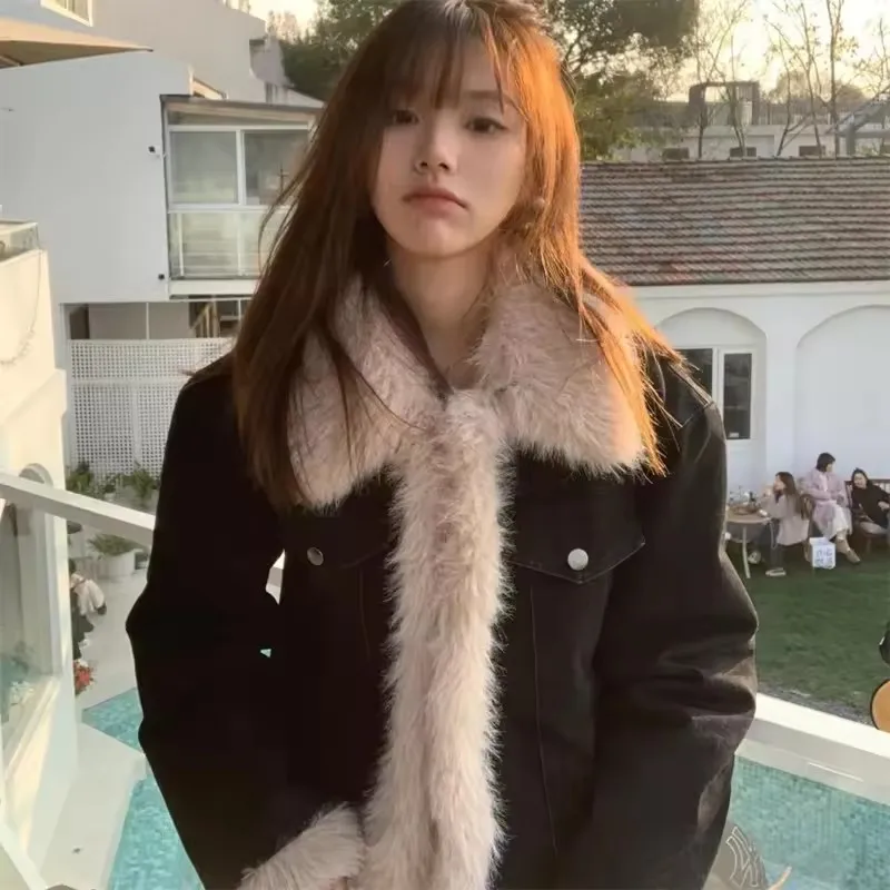 

Корейская джинсовая куртка с пушистым плюшевым воротником на осень-зиму 2025, толстое теплое плюшевое пальто, универсальные короткие топы, верхняя одежда для студенток