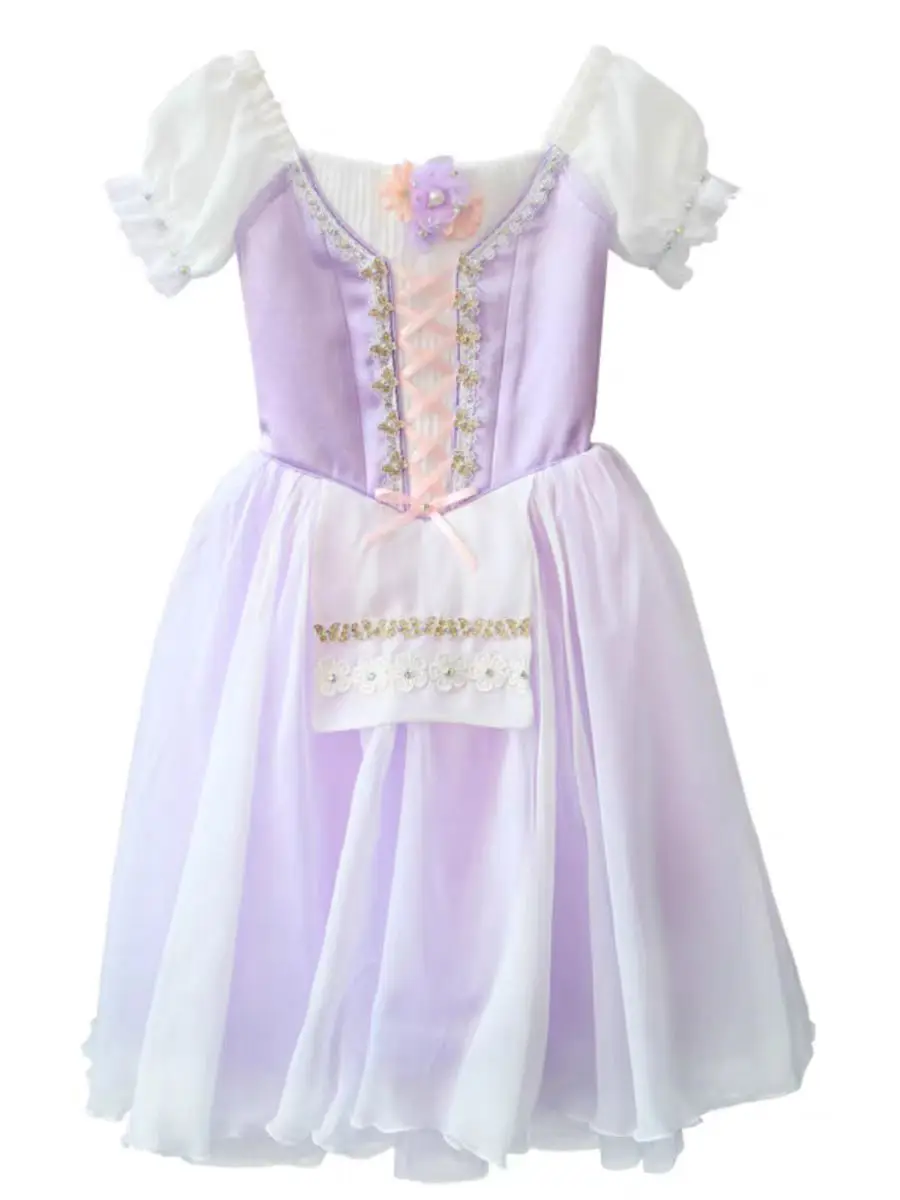 La bailarina Gisele no puede obligar a su hija, Gopelia, a llevar un vestido largo para un espectáculo.