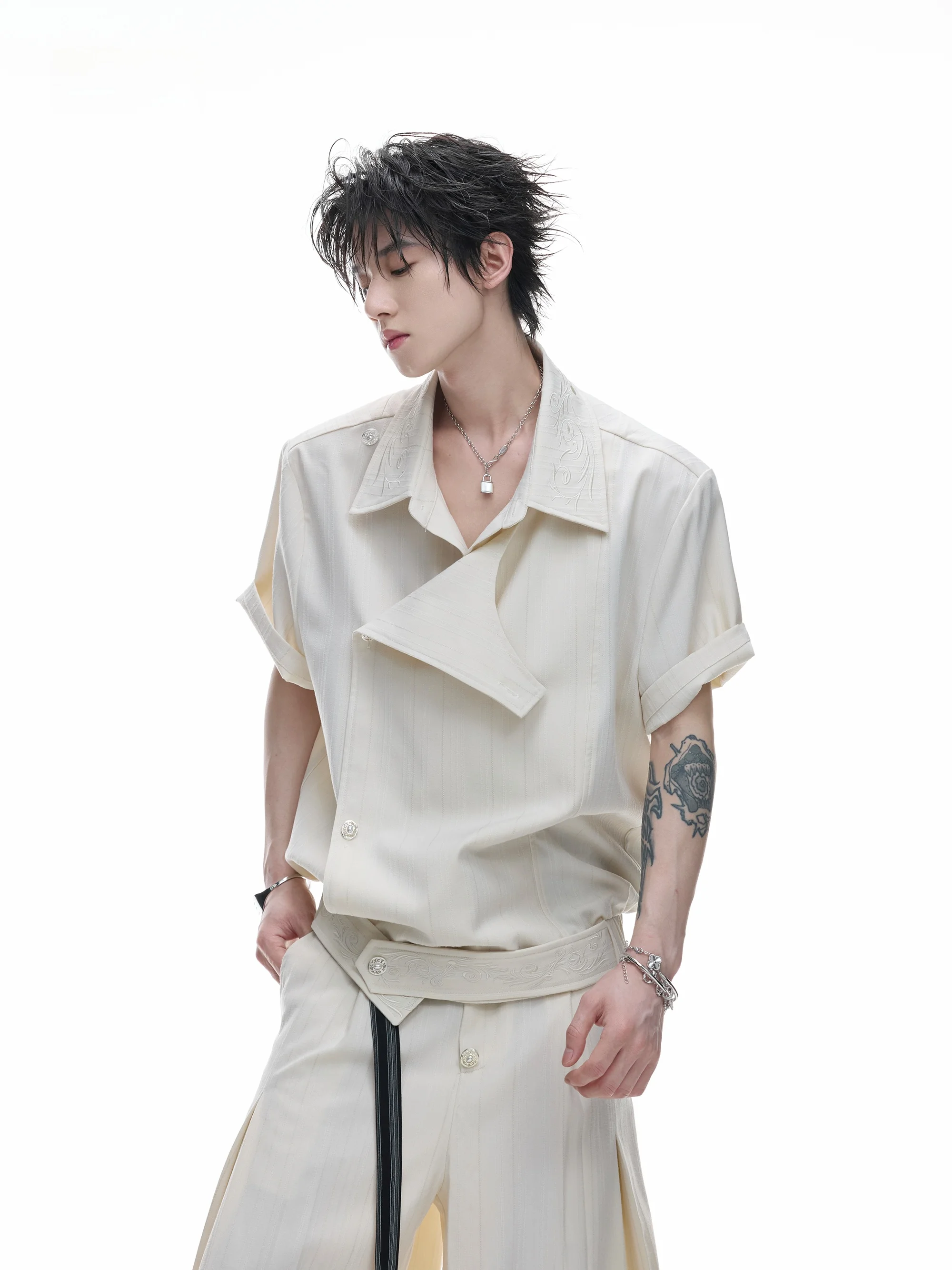 Argue Deconstructed Striped Shirt Embroidery Asymmetrical Slant Button Short Sleeve T-Shirt Casual Style Polyester Fiber
