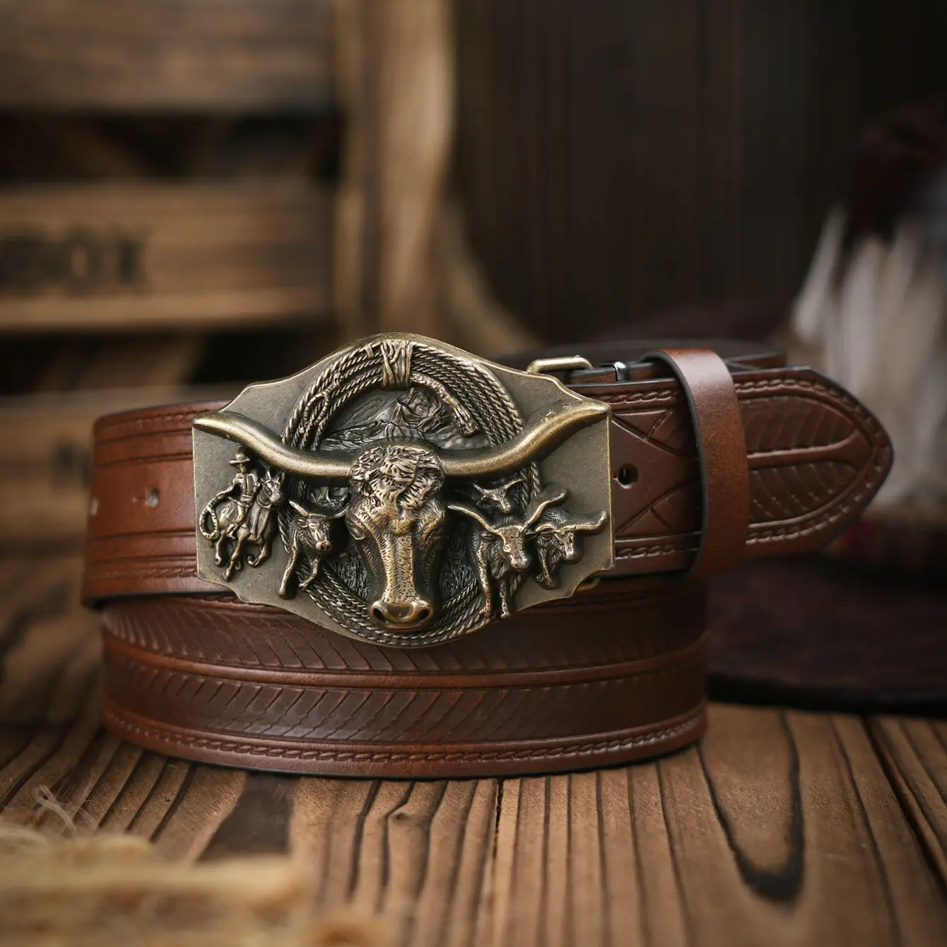A Men's and Women's Casual Retro Belt Western Style! PU Leather Belt with Metal Buckle, Suitable for Daily Work Wear