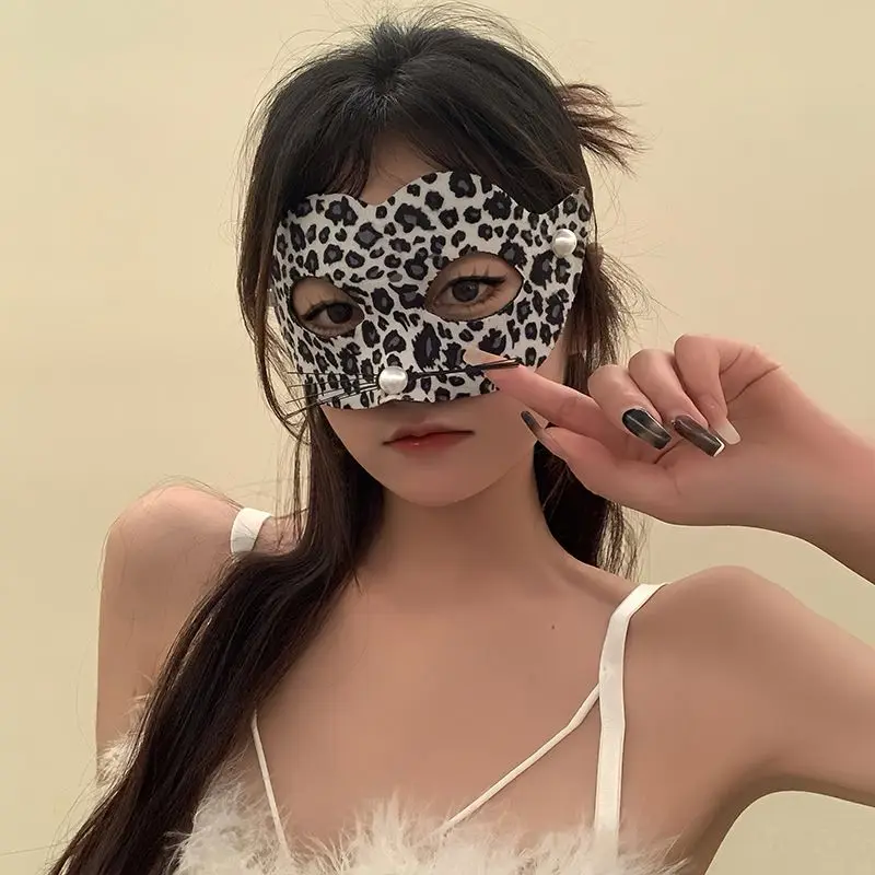 Women Masquerade Mask Leopard Pearl Cat Wildness Sexy Girls Date Halloween Christmas Carnival Mardi Gras Party Ball Accessories