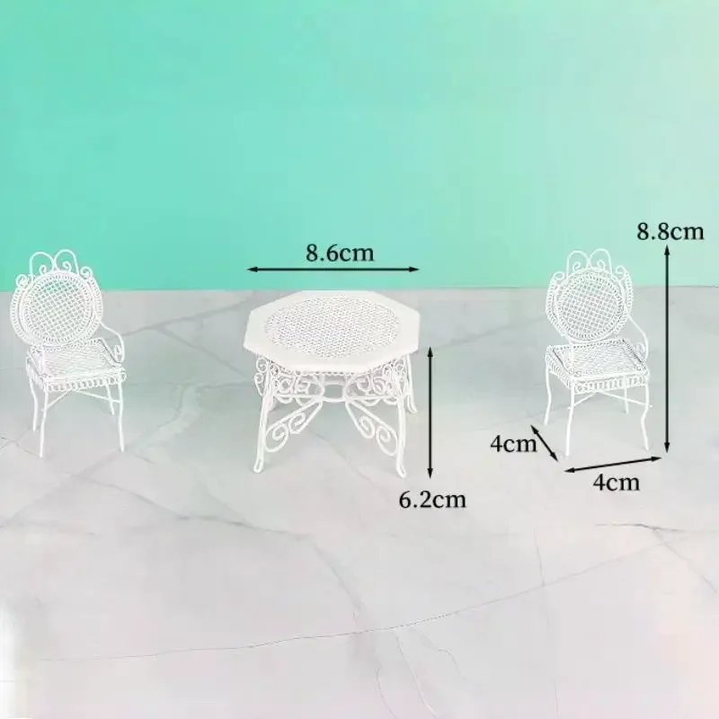 ชุดเฟอร์นิเจอร์จิ๋วจำลอง 3 ชิ้น โต๊ะและเก้าอี้เหล็กทรงแปดเหลี่ยม ขนาด 1/12 สำหรับบ้านตุ๊กตา ของเล่นเสริมสร้างจินตนาการสำหรับเด็ก