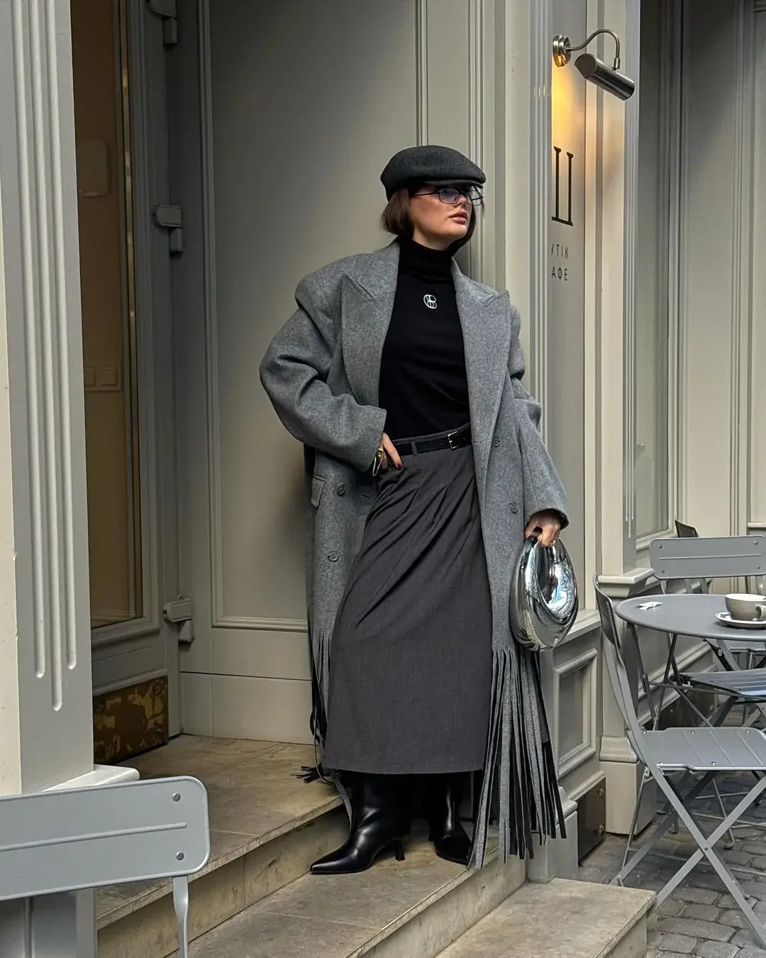 Modischer grauer Wollmantel mit Quasten für Damen, lässiger Revers-Mantel mit langen Ärmeln, doppelreihig, mit Taschen, lockerer langer Mantel, Damen-Outwear für den Alltag. – Detail 13