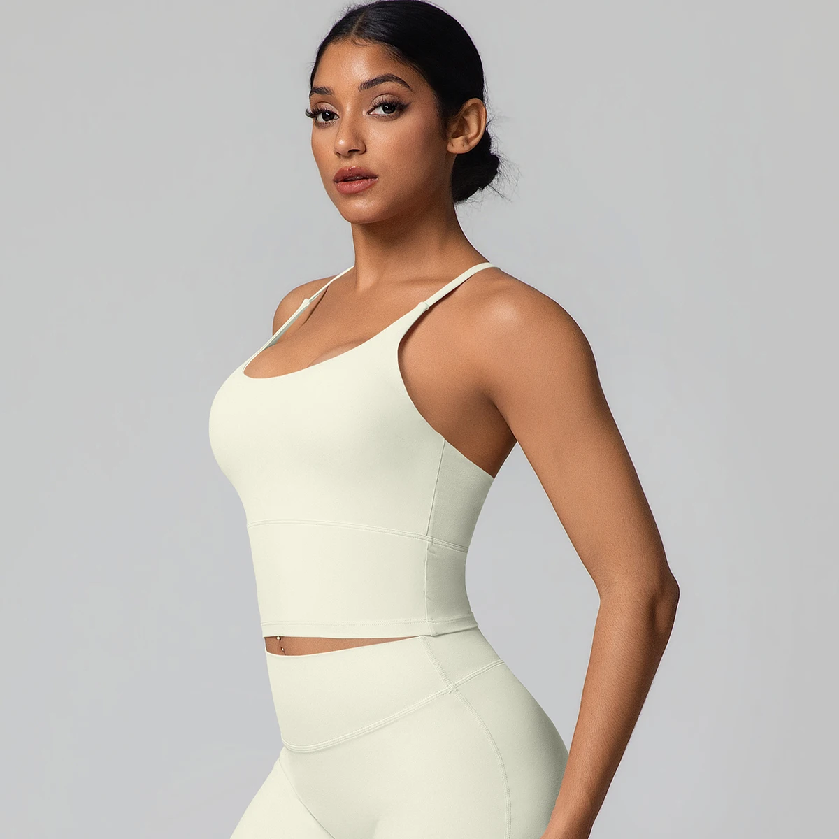 1 Stück Einfarbiger Weicher Rückenfreier Fitness-Yoga-BH für Damen, Hochfester Stoßdämpfender Sport-Top mit Push-Up-Effekt und Brustpolster – Detail 24