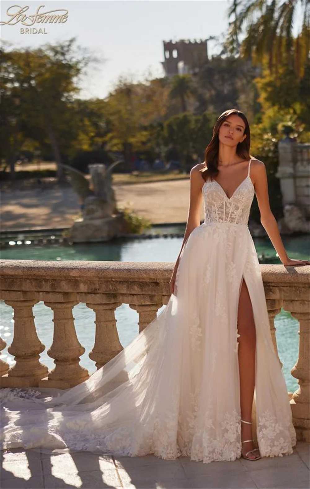 طوكيو مخصص السباغيتي حزام فساتين الزفاف بلا أكمام البريدي الجانب عالية سبليت زي العرائس الأبيض تول ألف خط فساتين الزفاف #5