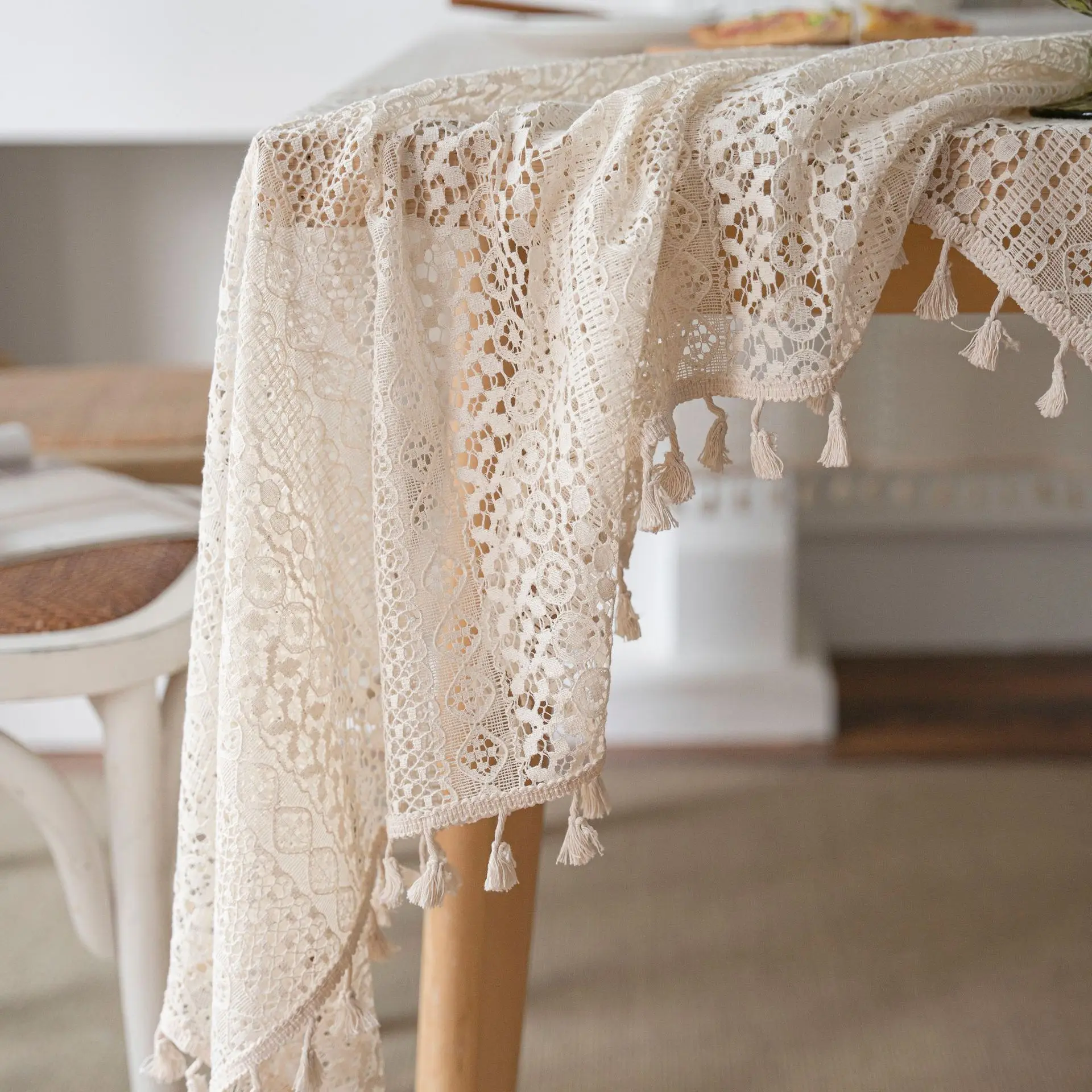 

Pastoral Style Lace Table Cloth Tassel Design Vintage Table Cover Dining Room Table Cover Home Decor Solid Classic Tablecloth