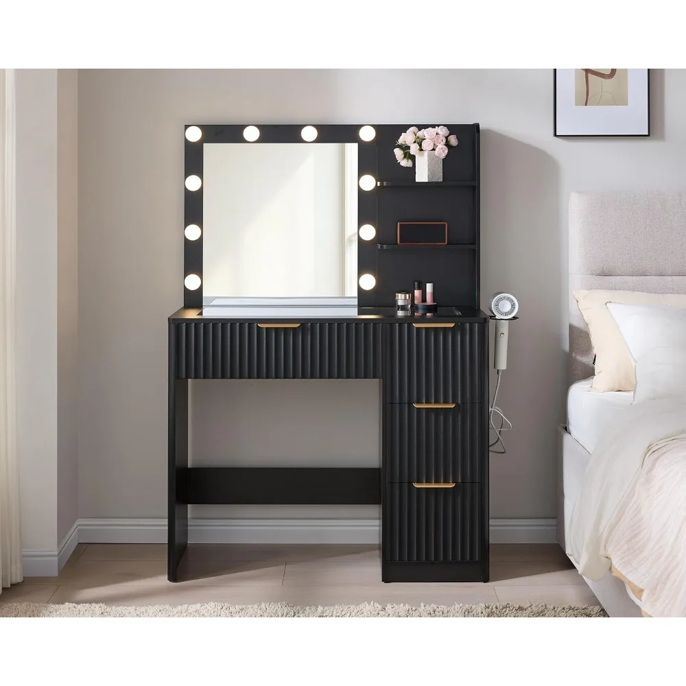 Grande scrivania scanalata a 4 cassetti con piano in vetro, luci a LED e stazione di ricarica per il trucco