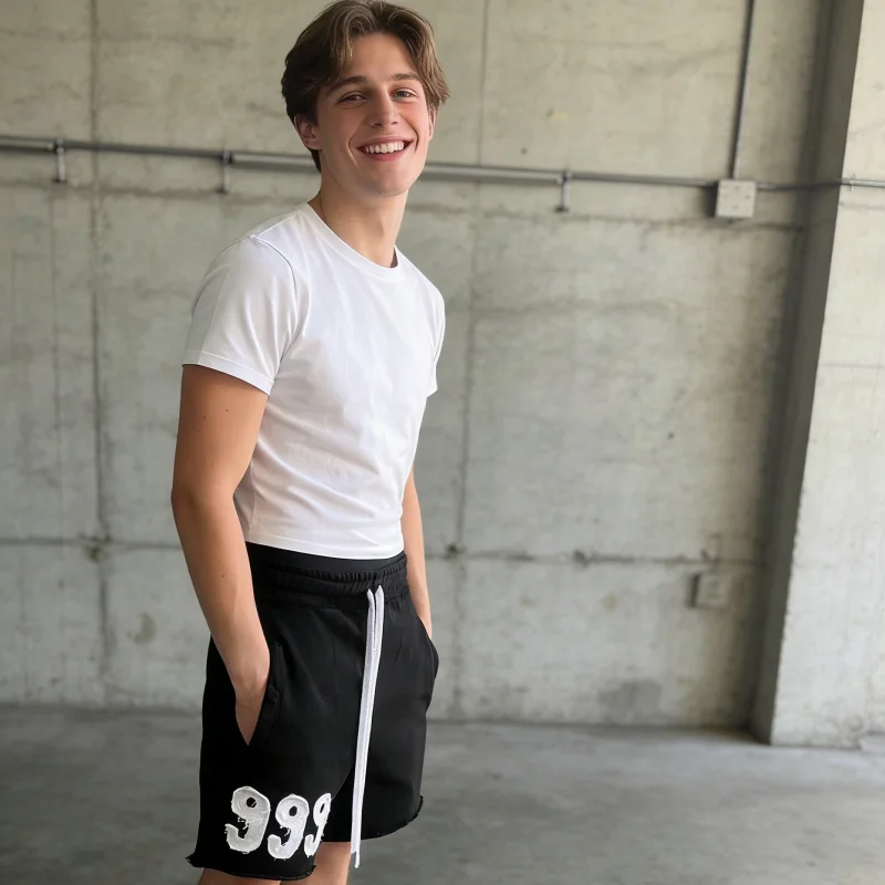 

Свободные повседневные шорты и спортивные брюки средней длины в американском уличном стиле для весны-лета 2026 года