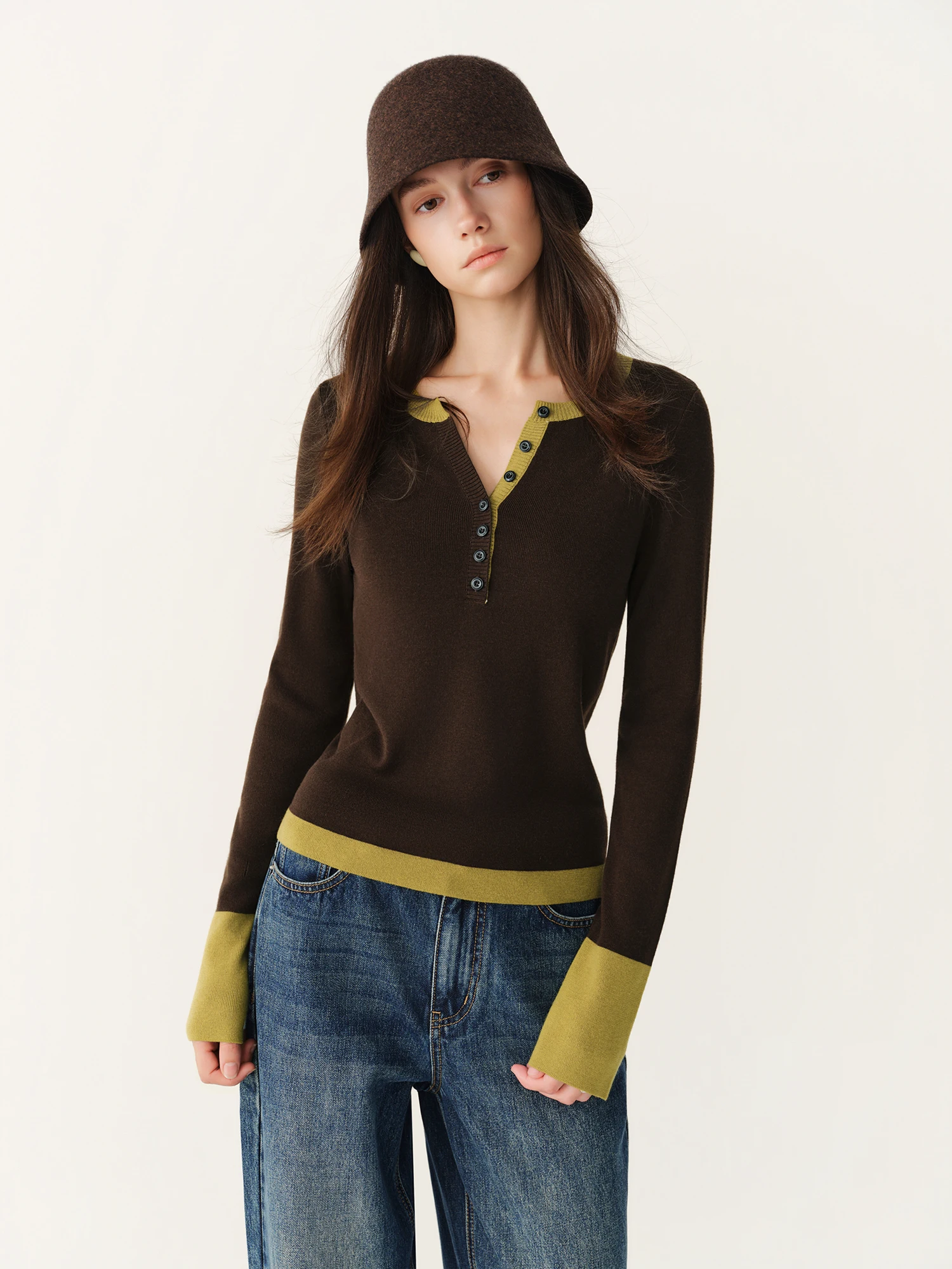 FSLE 2026 Fall New Women's Color‑Blocked Henley Neck Knit Sweater Slim‑Fit Long‑Sleeve Unique Design Fashion Casual Knit Top view 2
