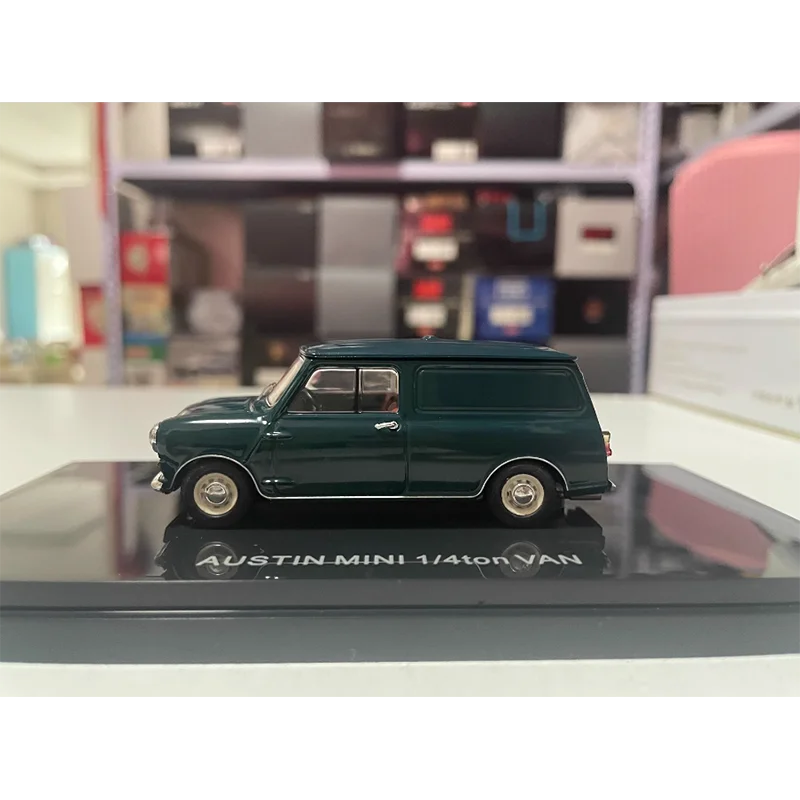 Diecast 1:43 Scale EBBRO Austin Mini 1/4ton Van Clubman Simulation Alloy Car Model Static Souvenir Display Collection Decoration