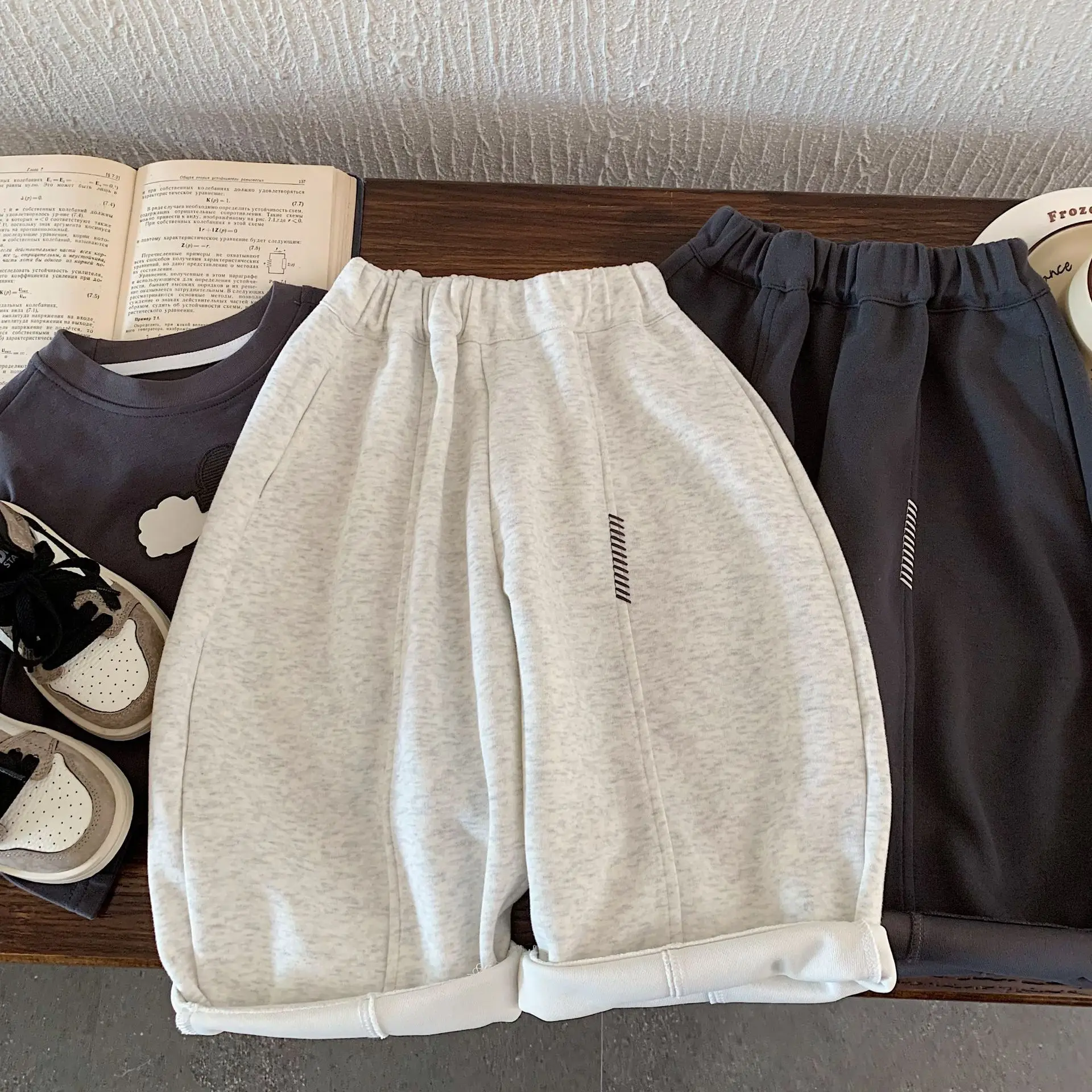 

Childrens Casual Sweat Pants 2025 Autumn New Loose Solid Sports Pants for Boys and Girls