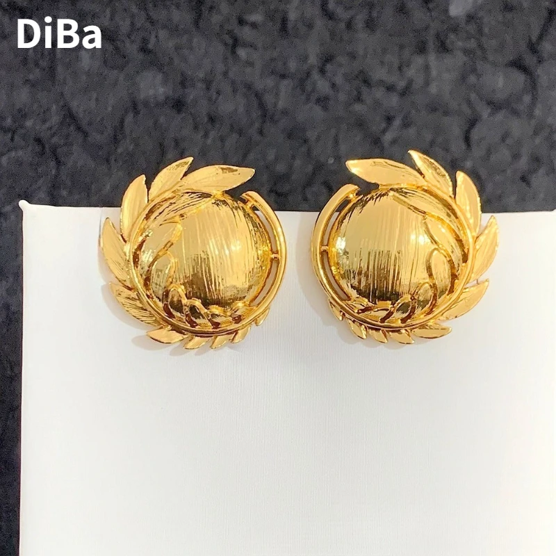 

European and American Design Hot Selling Geometric Round Stud Earrings For Women Party Gifts Pretty Ear Accessories