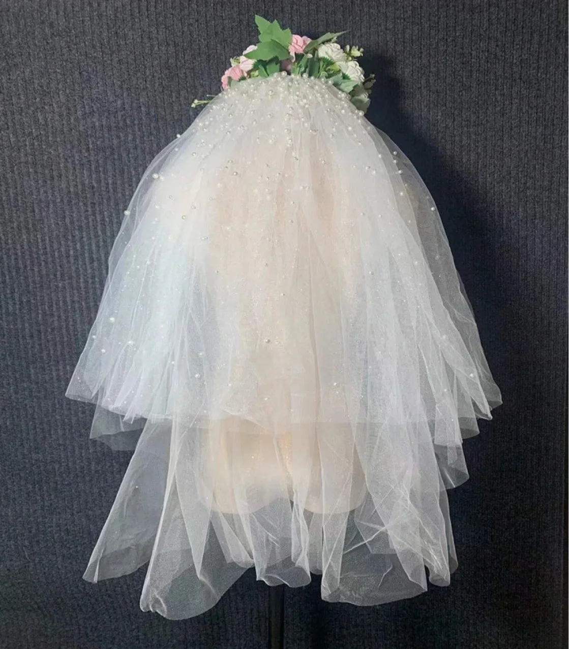 2024 Best Selling Ivory Soft Tulle Pearls Beaded Bridal Veil 60cm-80cm Length 2 Layers Puffy White Wedding Accessories WV0049