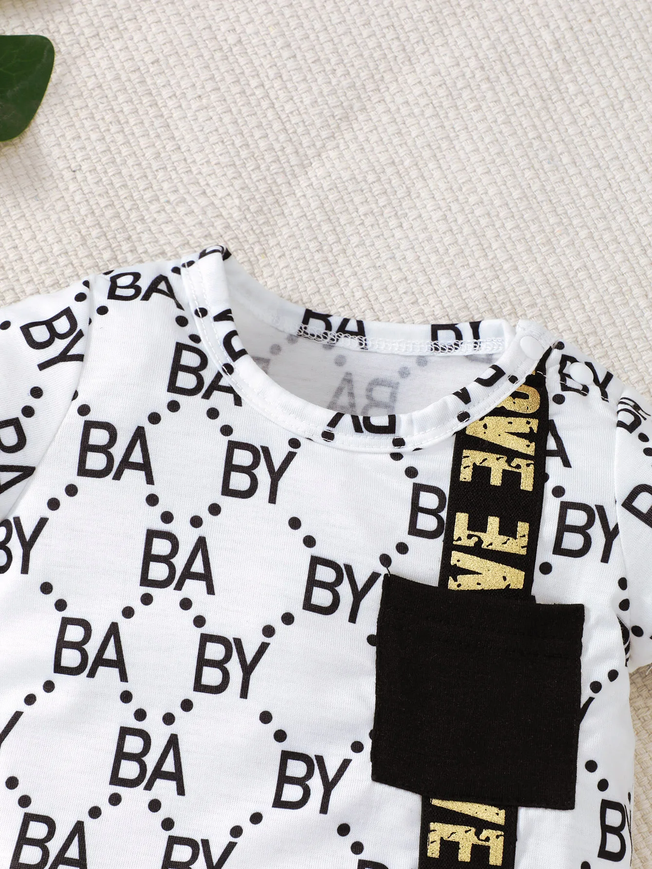 2024 New Baby Boy Trend Jumpsuit Letter Design Style Print Newborn Summer Loose Round Neck Short Sleeve Baby Onesie