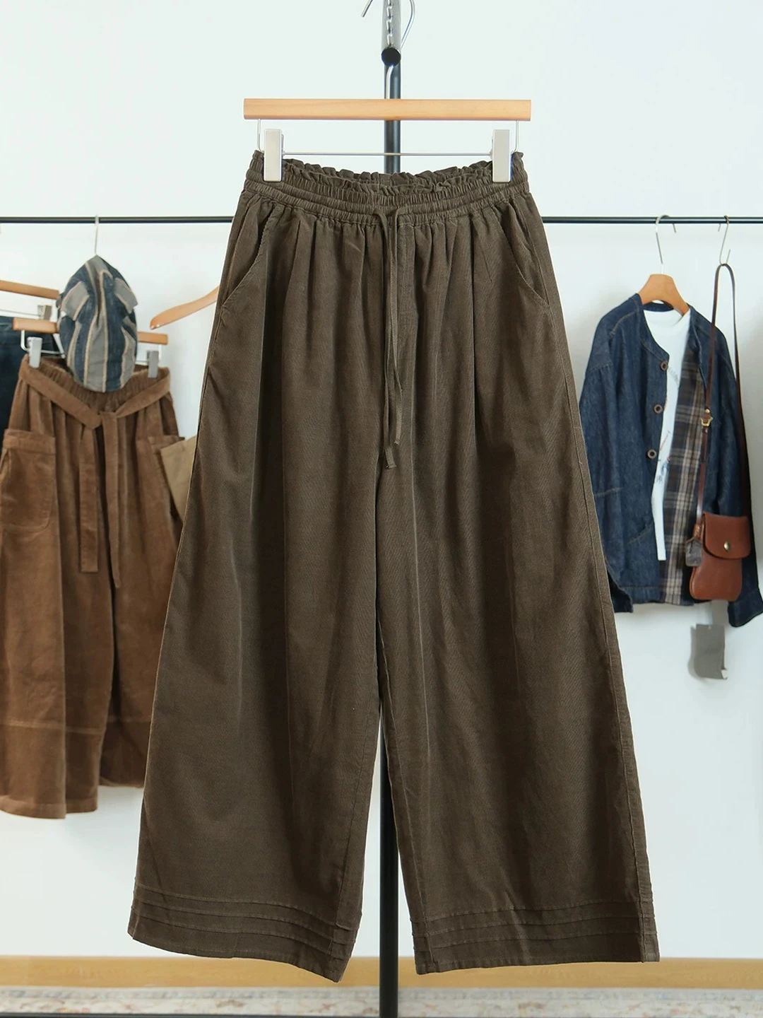 Authentic 2026 Autumn New Style Gentle Drawstring Corduroy Casual Pants Artistic High Waist Wide Leg Pants for Middle-Aged Women