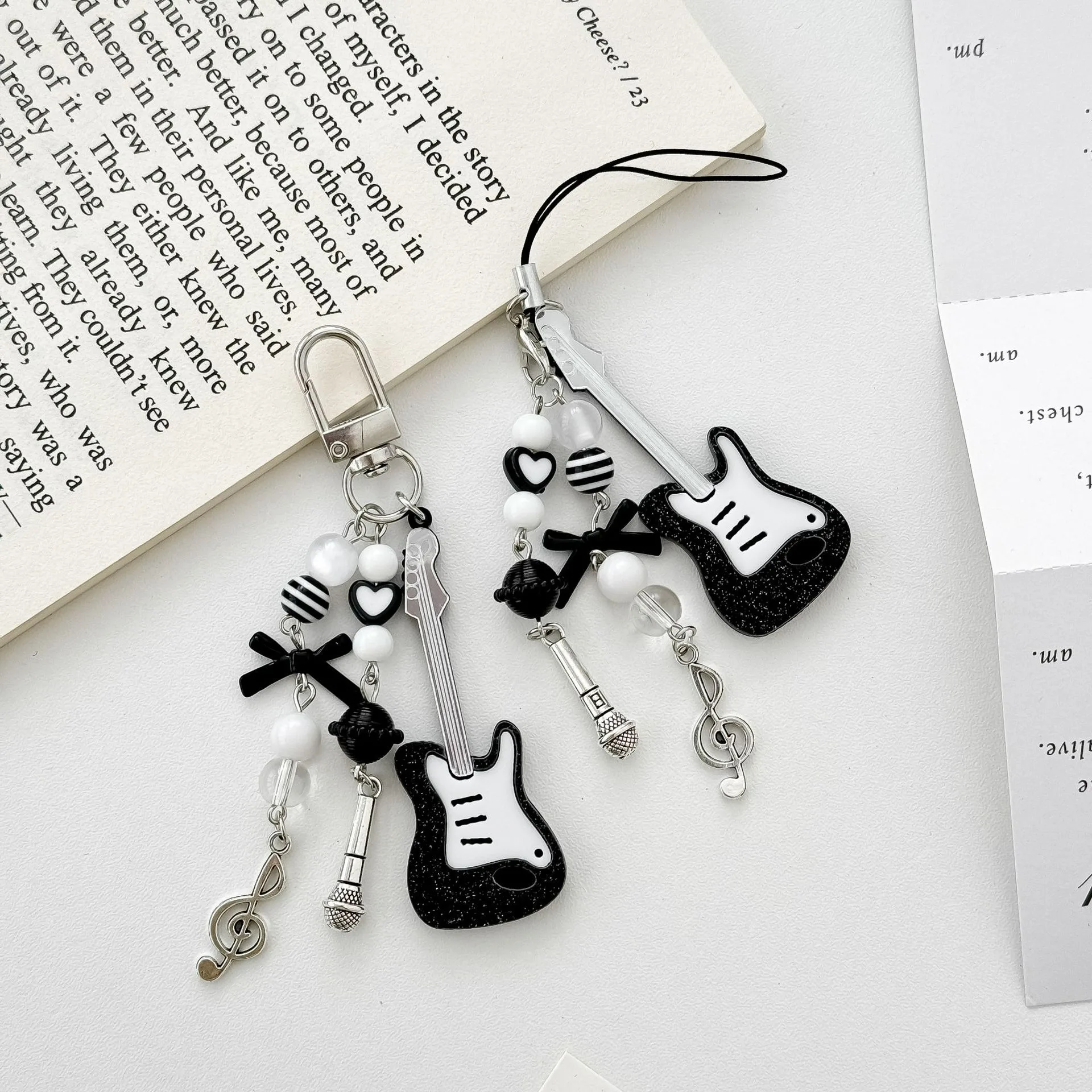 Stylish and simple black and white guitar y2k mobile phone pendant keychain personalized beaded bag pendant decorative lanyard,