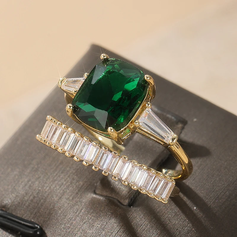 Exquisites Goldfarbenes Ringset mit Eingelegten Weißen und Grünen CZ-Steinen für Damen Quadratische Alltags- und Partyschmuckstücke – Detail 5