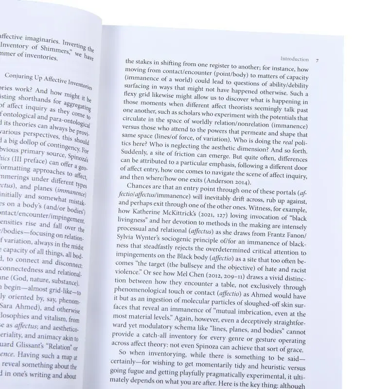 Le lecteur de théorie affectueuse 2Worldings Tensions Futures Gregory J SeigworthCarolyn Pedwell Duke University Press 9781478024910 Livre