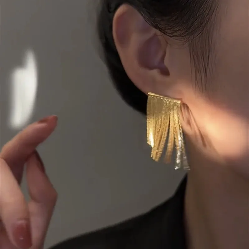 New waterfall tassel earrings female niche design light luxury senior sense earrings female exquisite retro exaggerated earrings