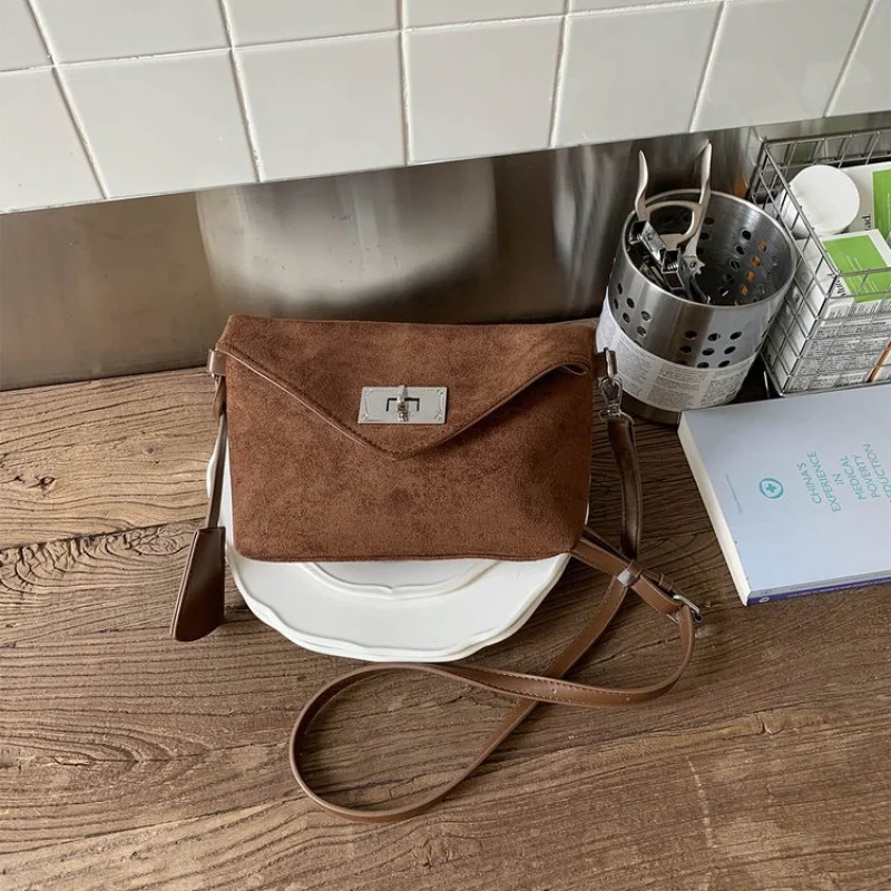 حقيبة كروس نسائية مصنوعة من الجلد المنقوش باللوتس، مظهر باريس كاجوال عتيق أنيق للاستخدام اليومي #5