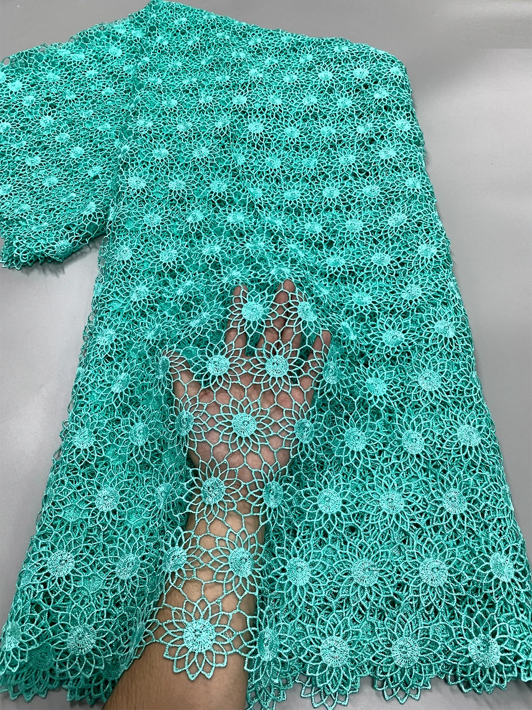 Hot Sale Nigerian Guipure Cord Lace Fabric 2024 Hight Quality African Water Soluble Lace Fabric For Women Evening Dress Material