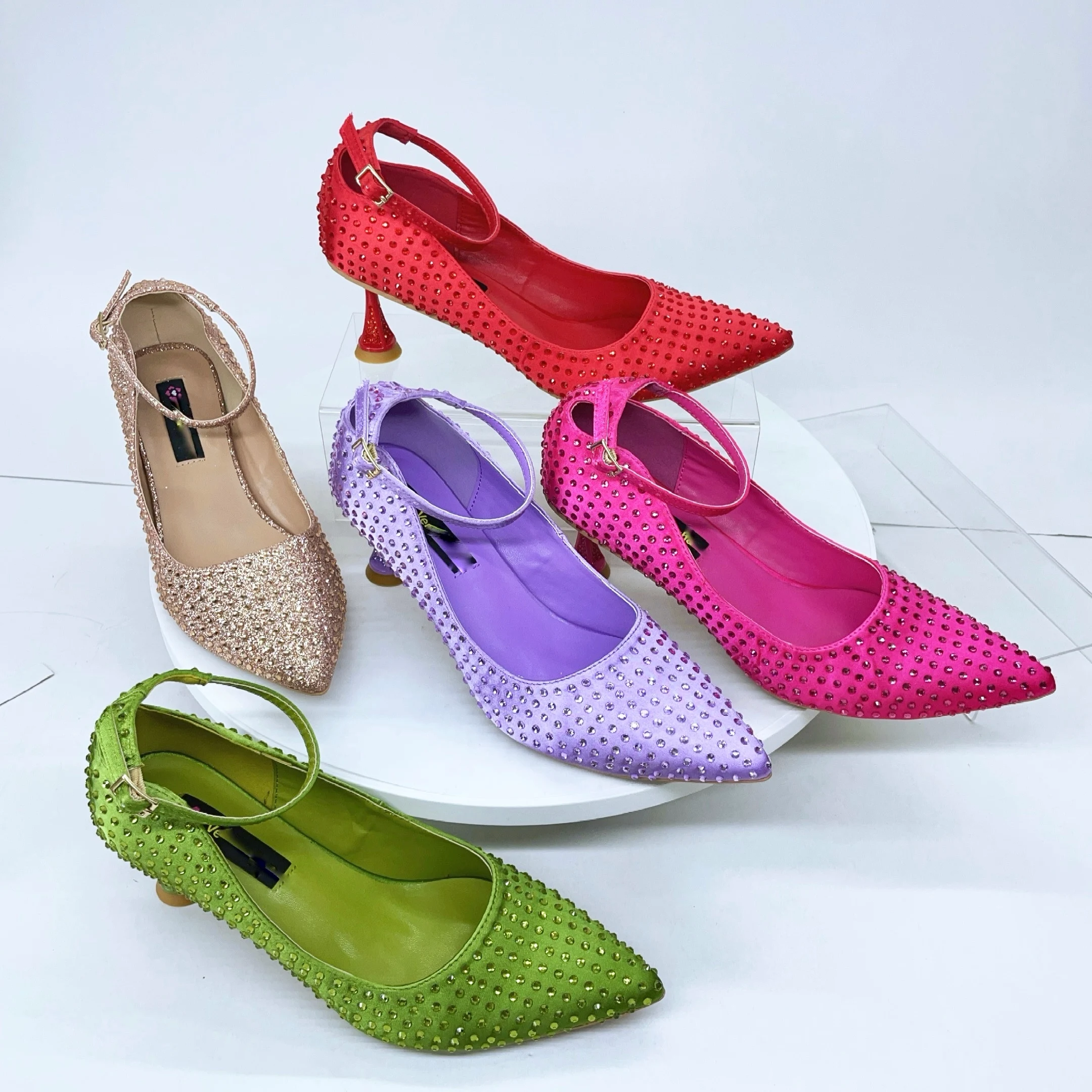 

LNATISNOVA Набор: туфли-лодочки с острым носком и стразами, а также вечерний клатч с цветочным узором. Роскошные туфли для платья, украшенные кристаллами, с ремешком на щиколотке.