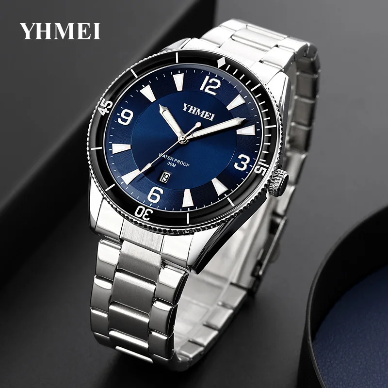 Modern Business Quartz Watch, Stylish Stainless Steel Waterproof Chronograph for Men, Sporty & Professional Design