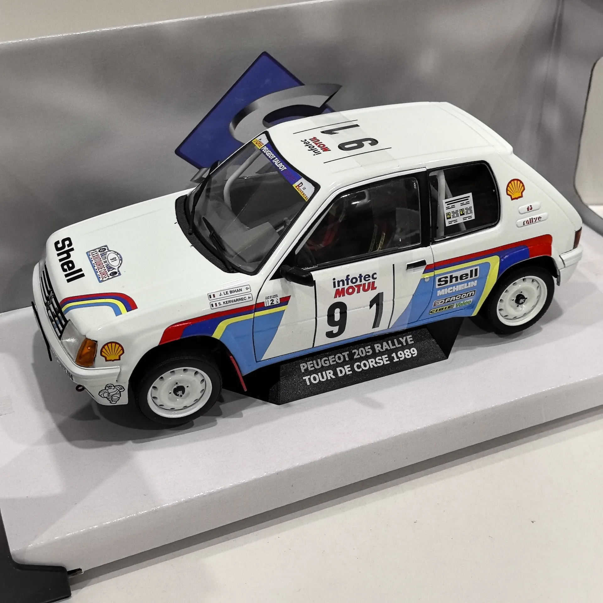 

Diecast SOLIDO 1/18 Scale PEUGEOT 205 #91 1989 Logo Car Alloy Car Model Collectible Toy Gift Souvenir Display Ornament