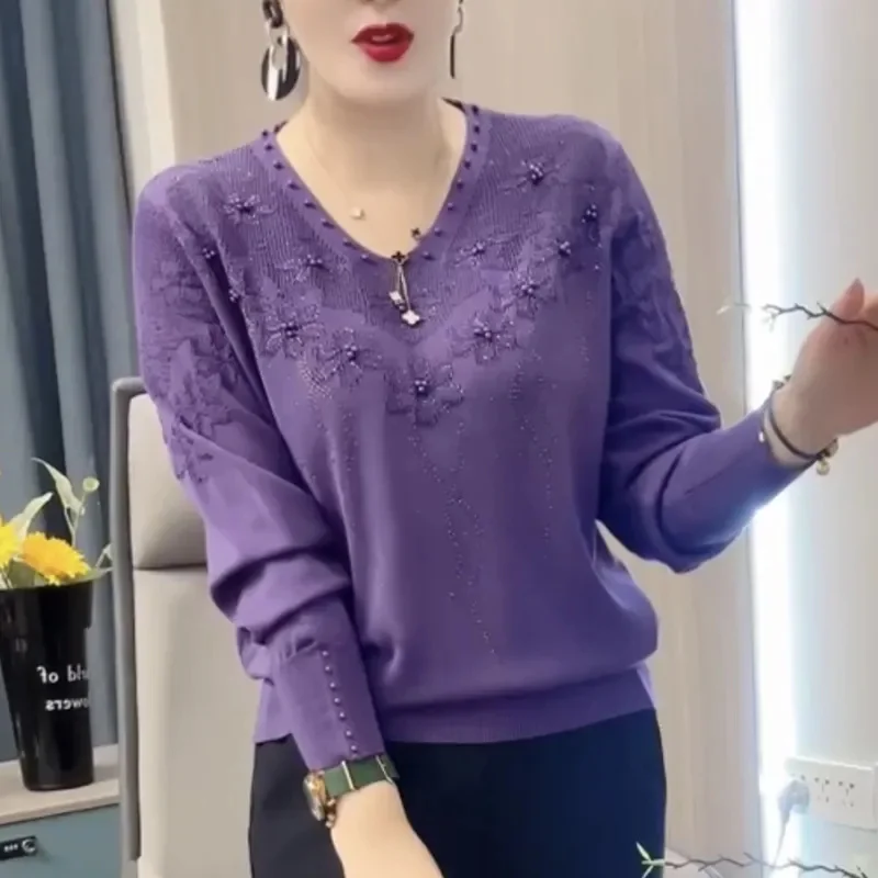 SpringAutumn Heavy Industry Beaded Hot Diamond Knitted Sweater Fashion Women's V-Neck Thin Sweater High End Bottom Pullover Tops