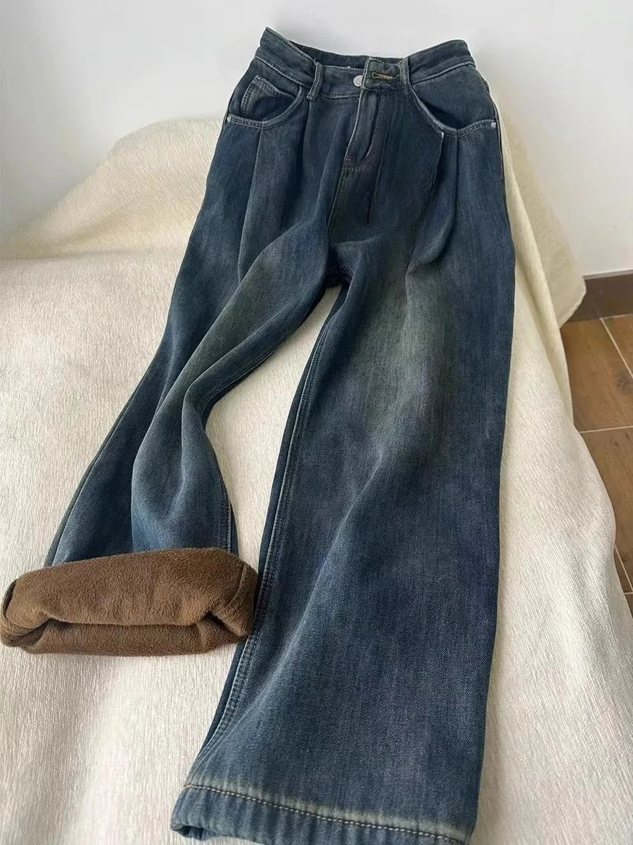 Vaqueros de mezclilla gruesos de gran tamaño y de felpa para mujer en invierno de 2025, con corte holgado y cintura alta, hace parecer más delgado