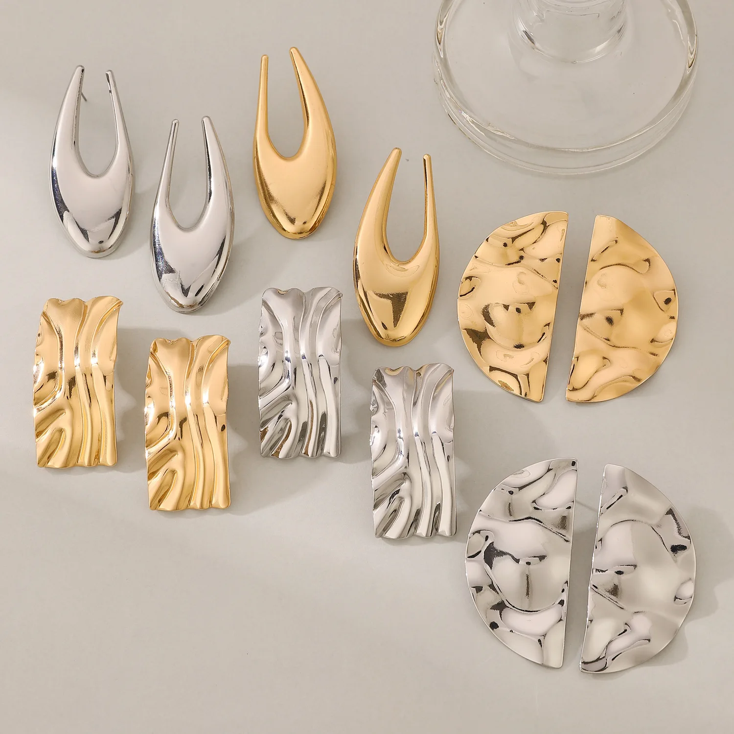 Exaggerated Vintage Gold Color Earrings For Women Metal Earing Jewelry 2026 Trending Irregular Wrinkled Geometric Earrings Gifts