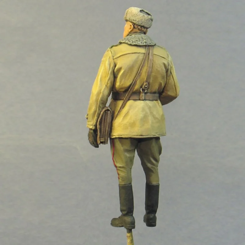 1/35 Scale Resin Figure Model Kit modeling Soviet Tank Officer Miniature Statue Unassembled and Unpainted Diorama GK Toys