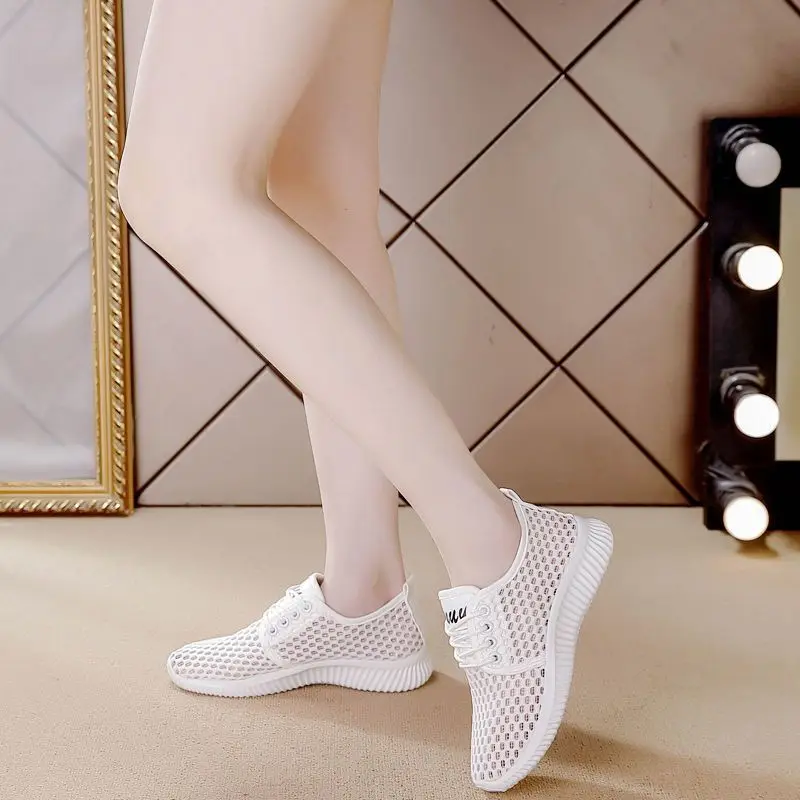 2026 Summer Women Mesh Clogs Quick Dry Water Shoes Breathable Sport Sandals Non Slip Beach Aqua Sneakers for Walking