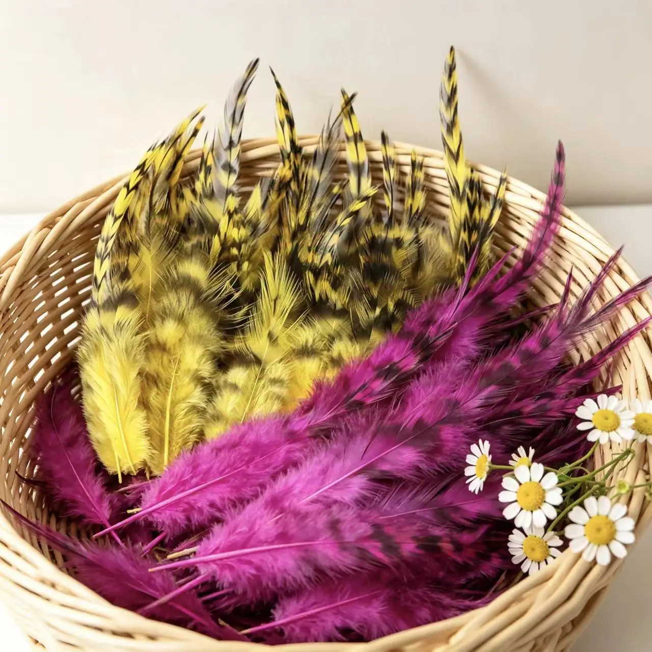 50/100/200 Stück bunt gefärbte natürliche Hahnenfedern, 10–15 cm, Großhandel, Bastelbedarf für DIY-Kostüme, Kopfschmuck, Schmuckherstellung