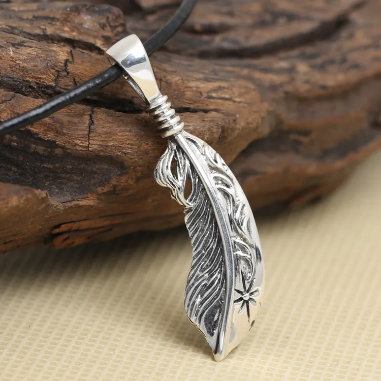 

925 Sterling Silver Curved Knife Feather Personalized Trendy Men's Pendant Pendant Personalized Creative Retro vintage Thai Silv