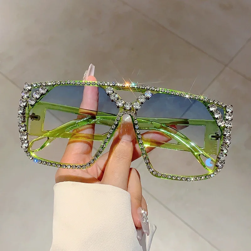 Rhinestone Shine Brand Design Sunglasses Fashion Women Grey Sun Glasses Trendy Decoration Sun Shades for Party Driving