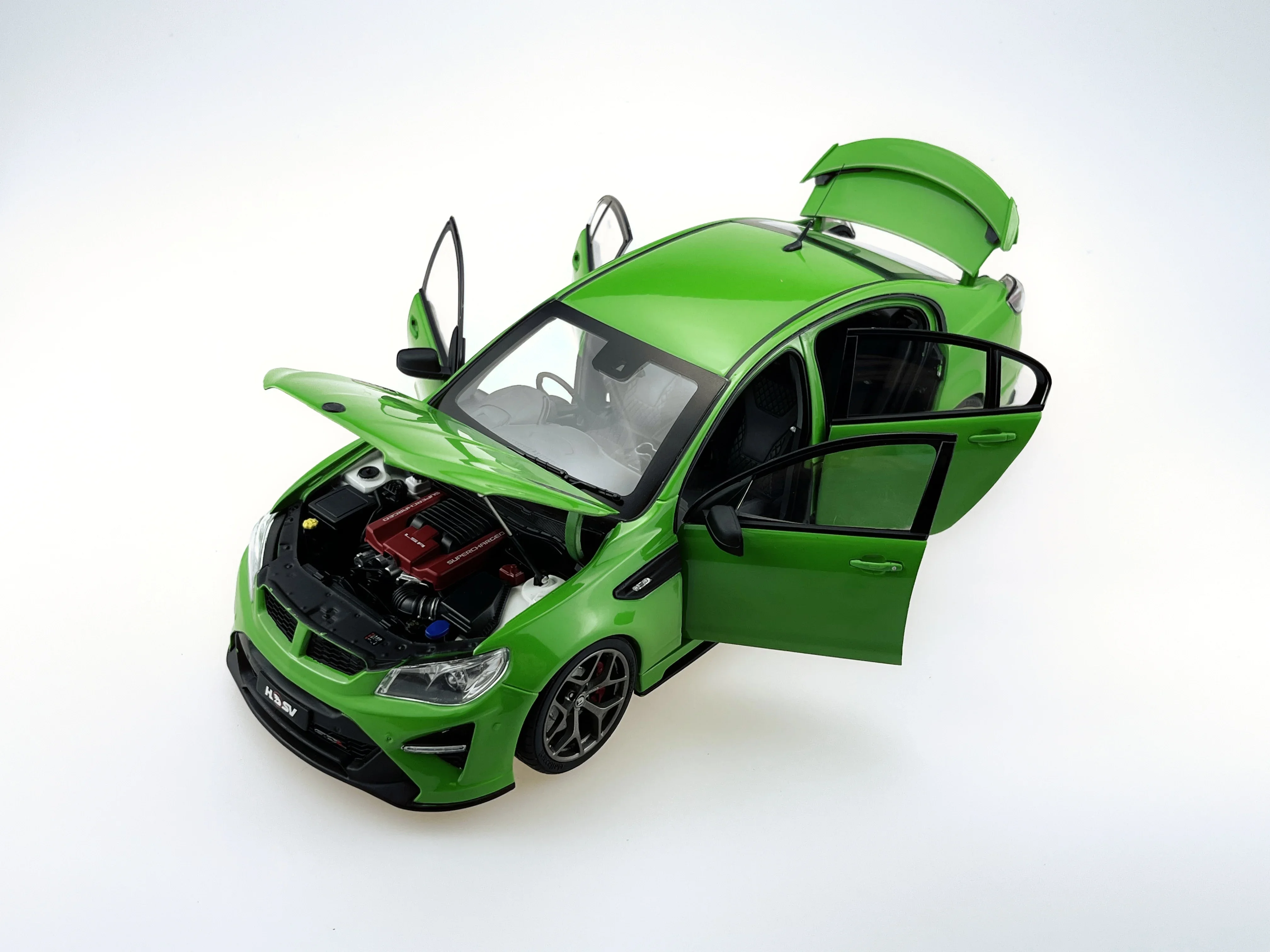 Biante 1:18 Scale Diecast Alloy Australian Horton HSV GT SR Toys Cars Model Green Classics Adult Souvenir Gifts Static Display