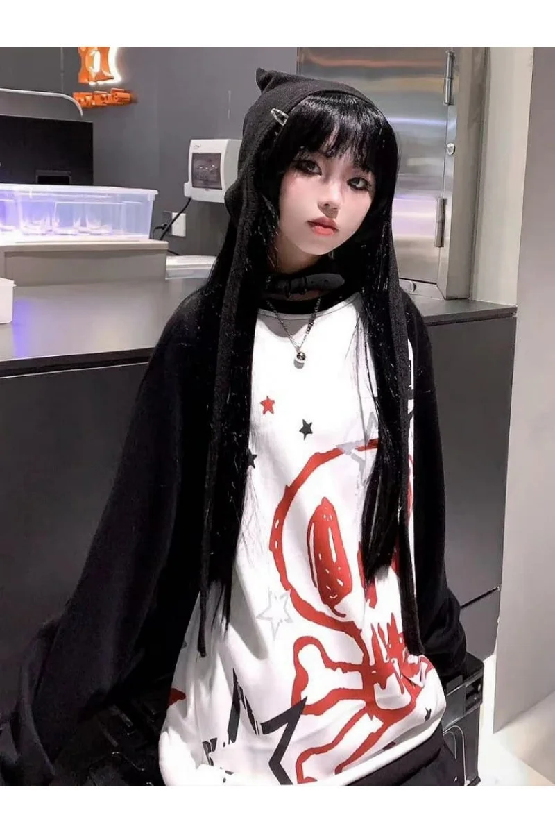 Casual Oversized Raglan Round Neck Hooded Sweatshirt Y2K Punk Black and White Skull Star Graffiti Print Pullover Party Top