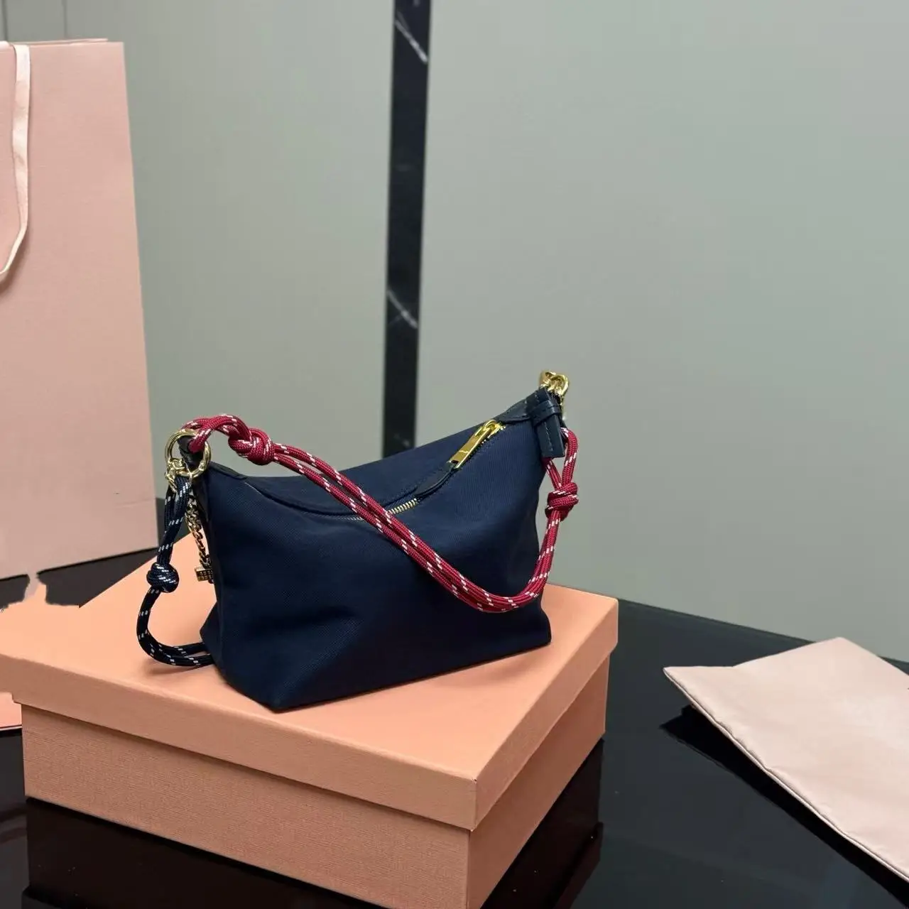 

Canvas retro lunch box underarm women's bag 2025 new fashion commuter Joker handbag shoulder bag Shoulder bag Women's bags